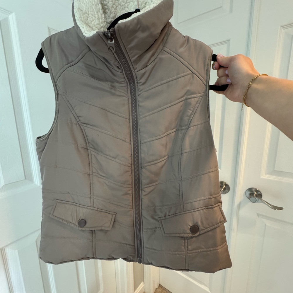 Kenneth Cole Reaction Taupe Quilted Vest with Sherpa Lining